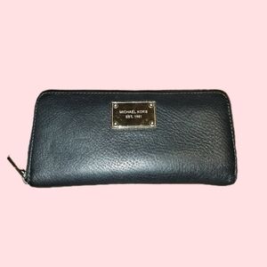 Michael Kors Leather Jet Set Continental Wallet